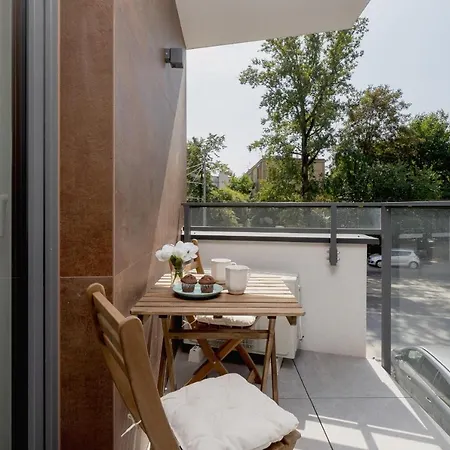 Cracow Apartment Bronowicka With Parking By Noclegi Renters Krasków Eksteriør bilde