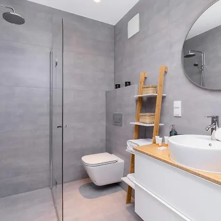 Cracow Apartment Bronowicka With Parking By Noclegi Renters Krasków Eksteriør bilde